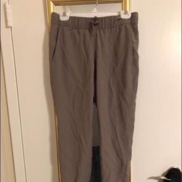 Lululemon Joggers sz 6 - Picture 2 of 3